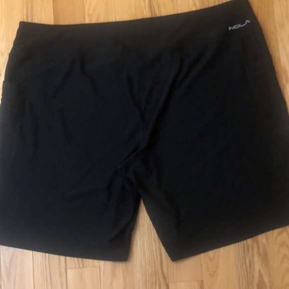 New  with tags  Nola collection addition Elle Athletic Shorts - Picture 1 of 15